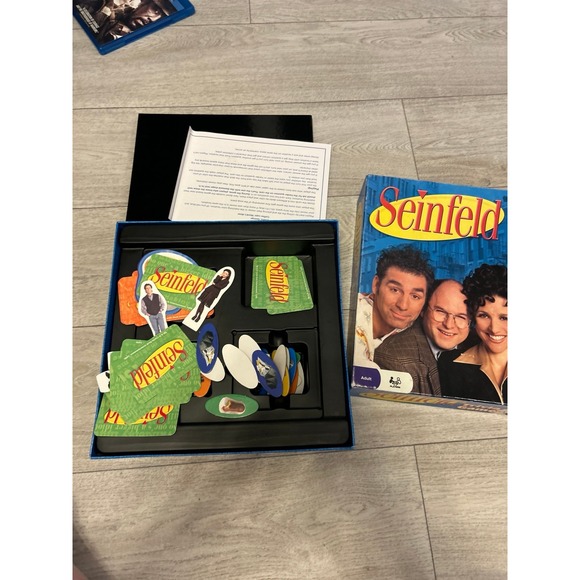 Seinfeld trivia game‎ - Picture 1 of 3